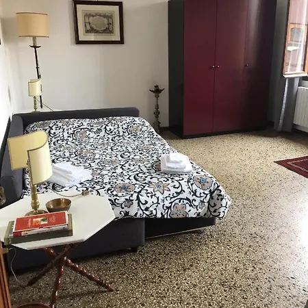 Calle San Giacomo Apartament *