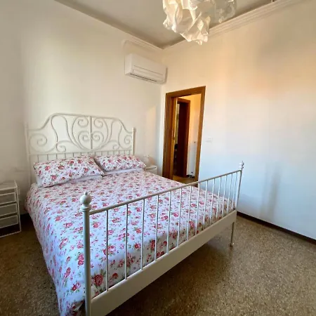 Apartament Calle San Giacomo Wenecja
