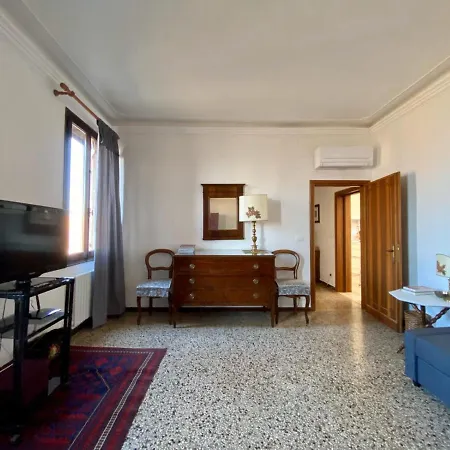 Apartament Calle San Giacomo *