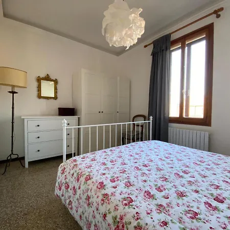 Apartament Calle San Giacomo *