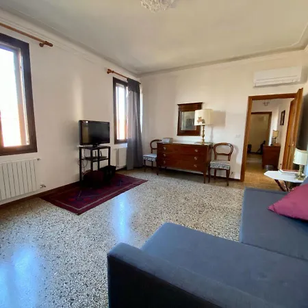 Calle San Giacomo Apartament *